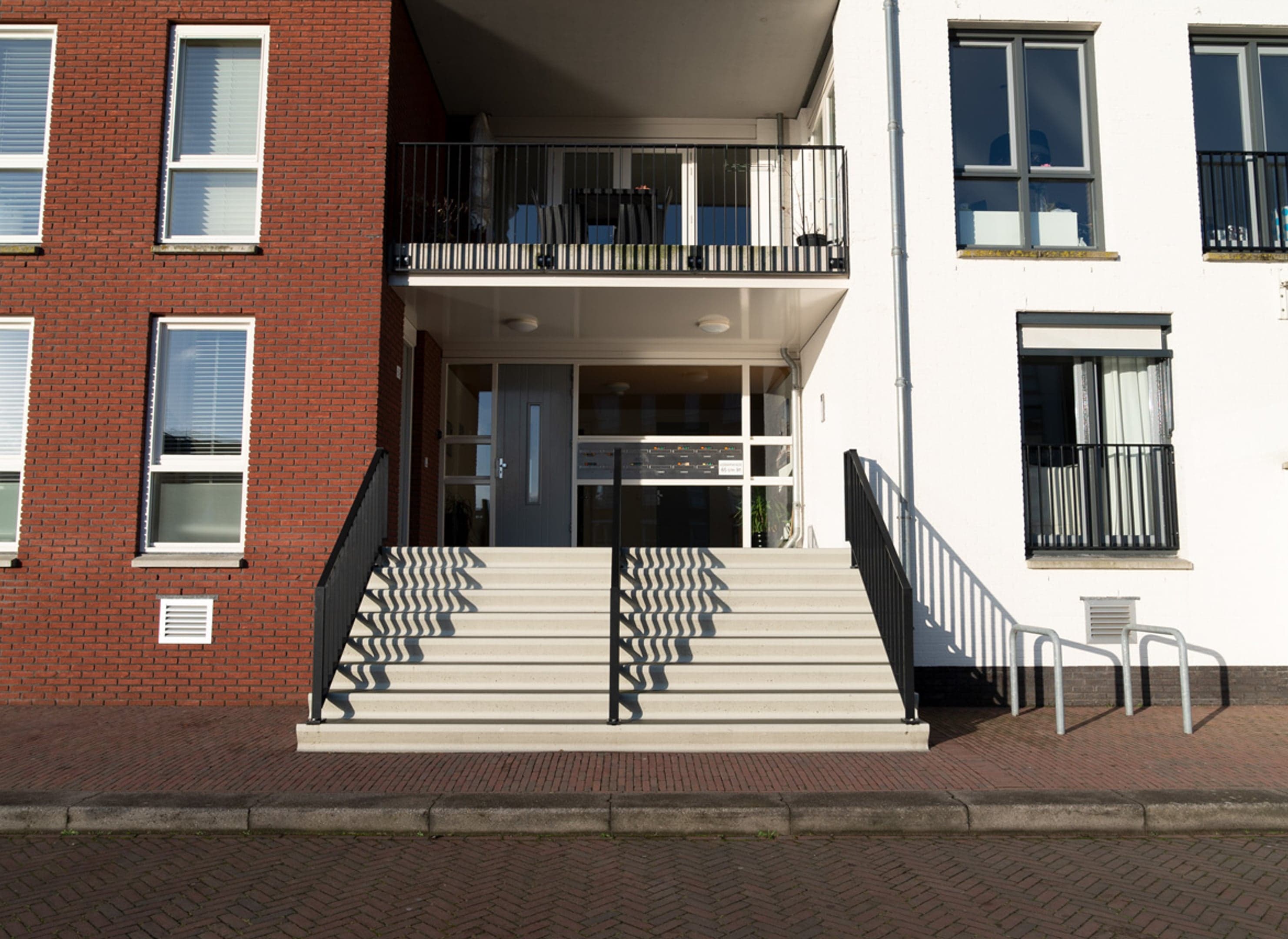 Front portaal ingang modern appartementencomplex